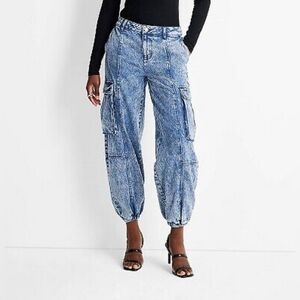 Future Collective Kahlana Barfield Brown midrise cargo jeans 28/30w